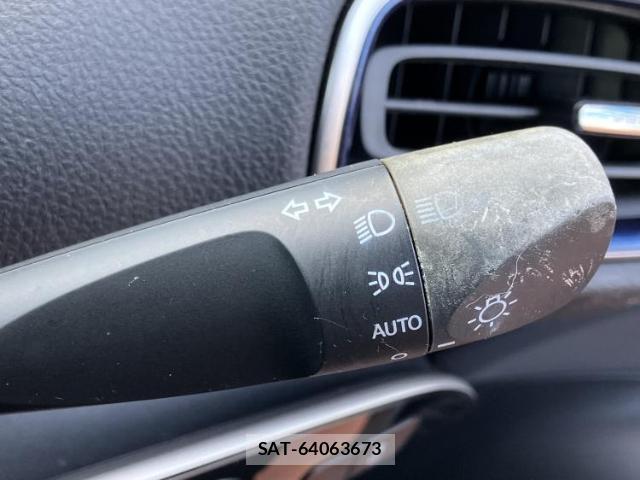 Toyota PRIUS 2018-05 7913179-13