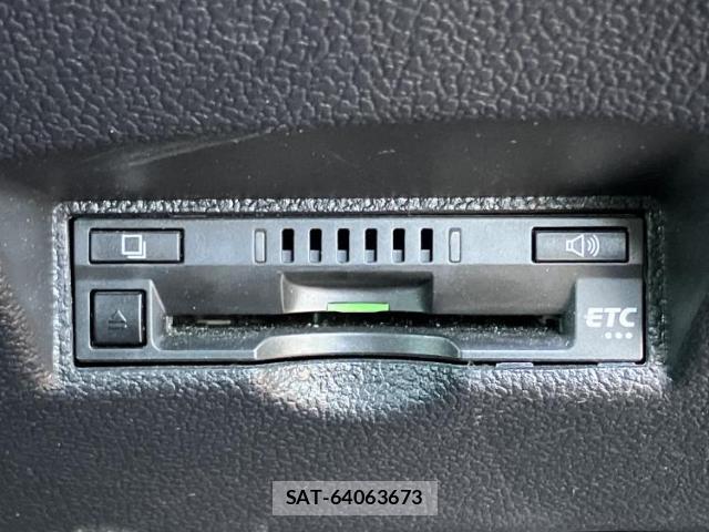 Toyota PRIUS 2018-05 7913179-16