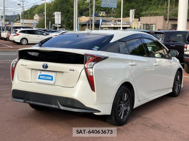 Toyota PRIUS 2018-05 7913179-2