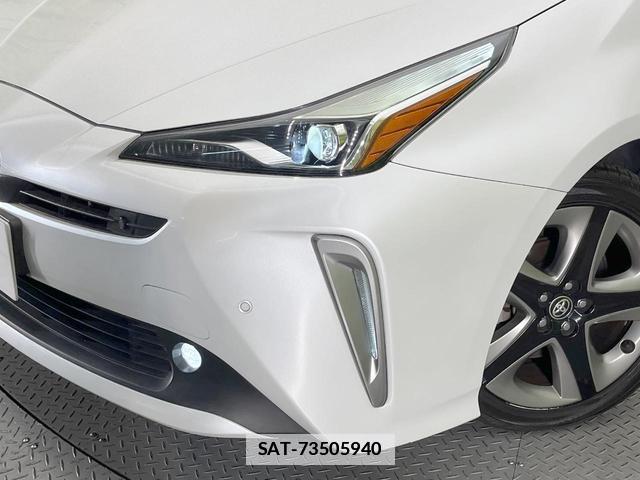 Toyota PRIUS 2022-07 7913779-11