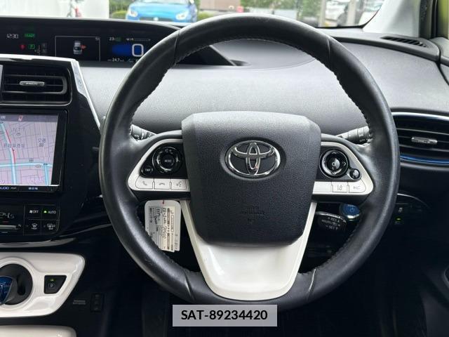 Toyota PRIUS 2017-10 7914544-11