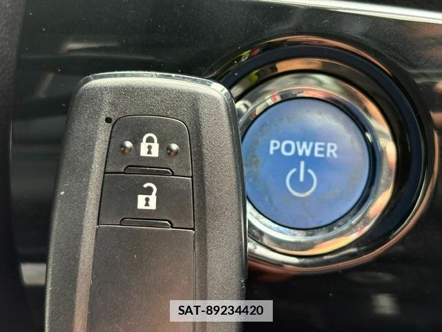 Toyota PRIUS 2017-10 7914544-5