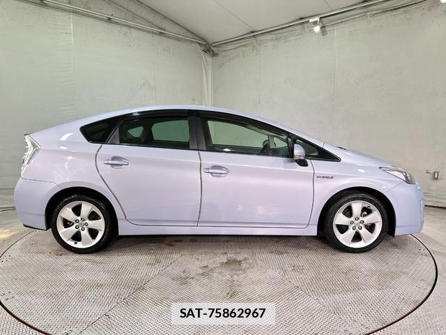Toyota PRIUS 2010-03 7914572-13