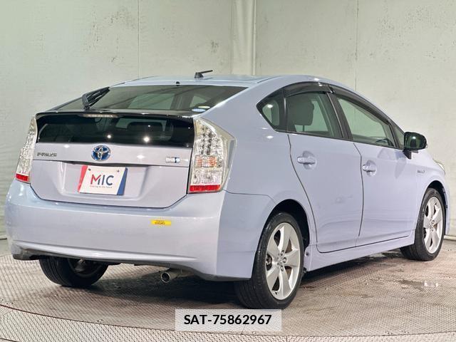 Toyota PRIUS 2010-03 7914572-14