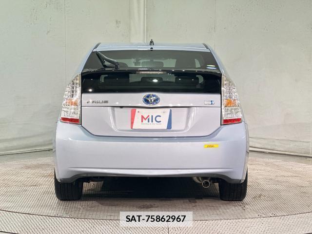Toyota PRIUS 2010-03 7914572-15