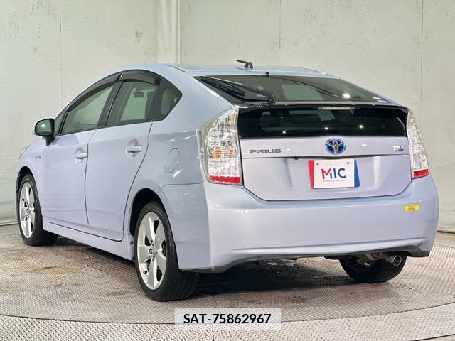 Toyota PRIUS 2010-03 7914572-16