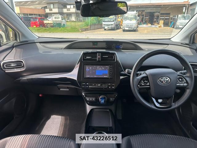 Toyota PRIUS 2019-03 7915166-1