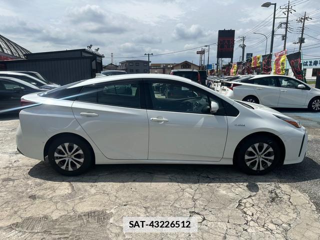 Toyota PRIUS 2019-03 7915166-15