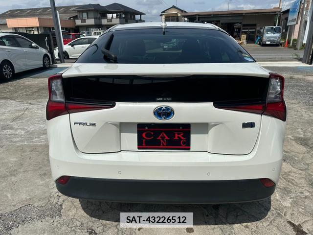 Toyota PRIUS 2019-03 7915166-17