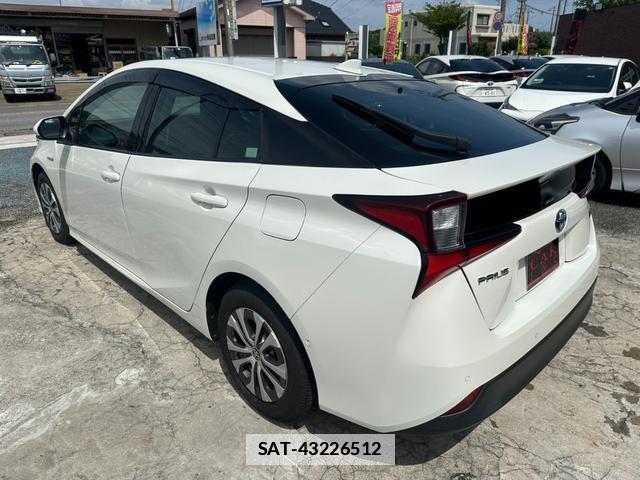 Toyota PRIUS 2019-03 7915166-18