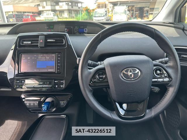 Toyota PRIUS 2019-03 7915166-2