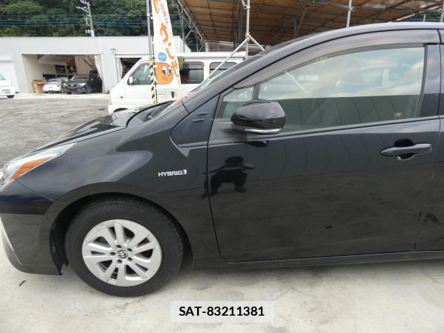 Toyota PRIUS 2018 7915285-14