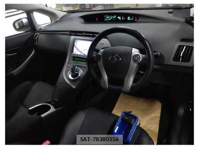 Toyota PRIUS 2012-07 7915844-2