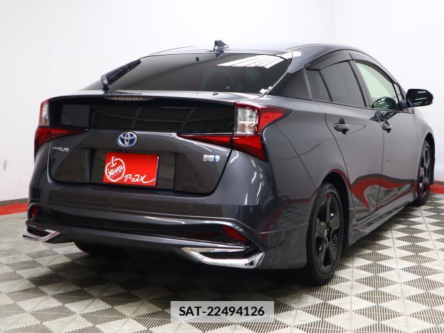 Toyota PRIUS 2021-12 7916062-1