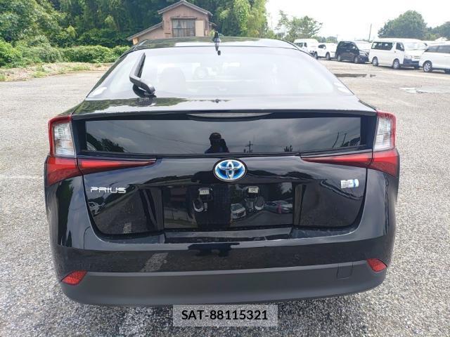 Toyota PRIUS 2019-07 7916658-1