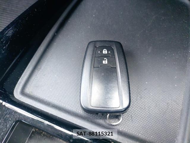 Toyota PRIUS 2019-07 7916658-14