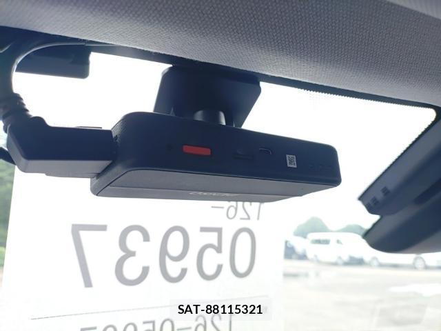 Toyota PRIUS 2019-07 7916658-16