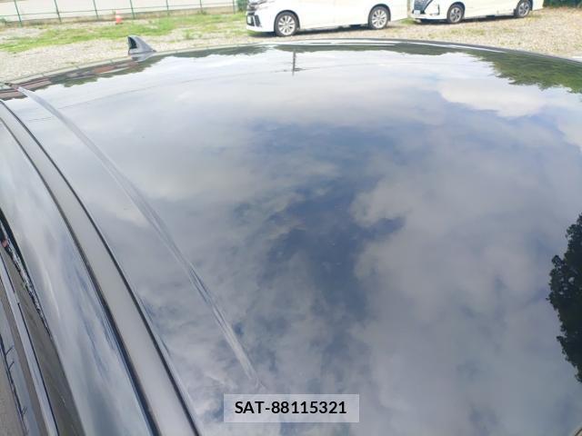 Toyota PRIUS 2019-07 7916658-6