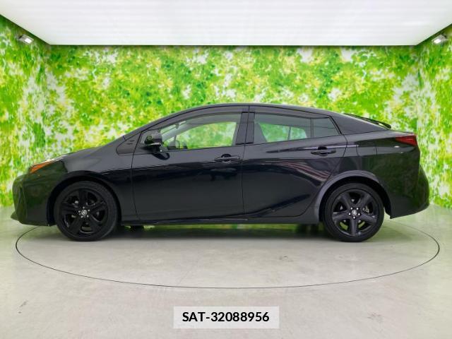 Toyota PRIUS 2022-10 7916805-1
