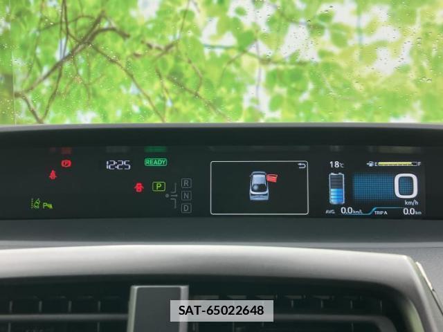 Toyota PRIUS 2022-04 7916855-12