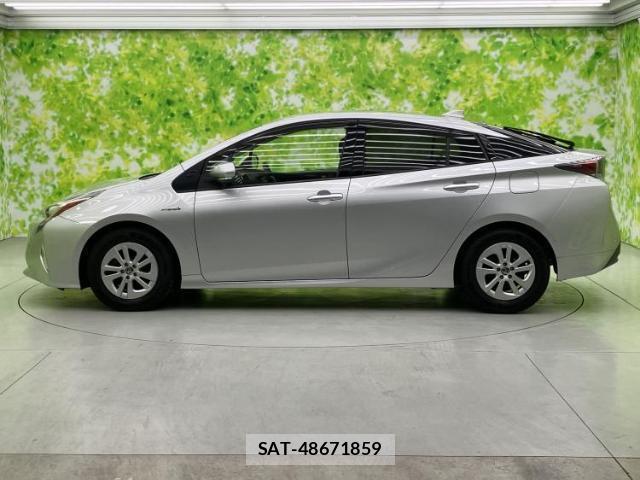 Toyota PRIUS 2017-12 7916963-1