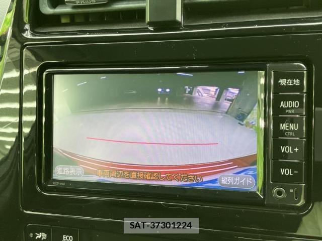 Toyota PRIUS 2017-06 7916981-12