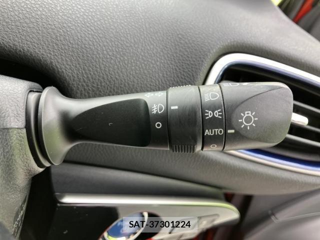 Toyota PRIUS 2017-06 7916981-15