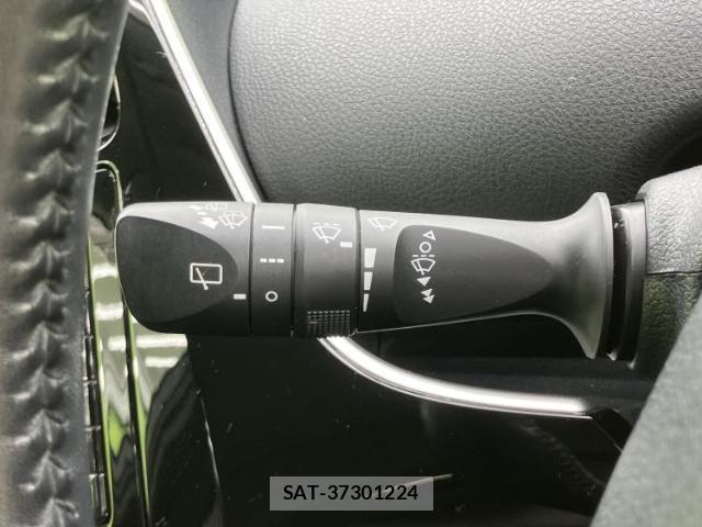 Toyota PRIUS 2017-06 7916981-16
