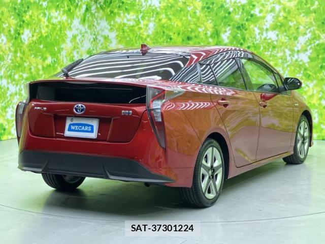 Toyota PRIUS 2017-06 7916981-2