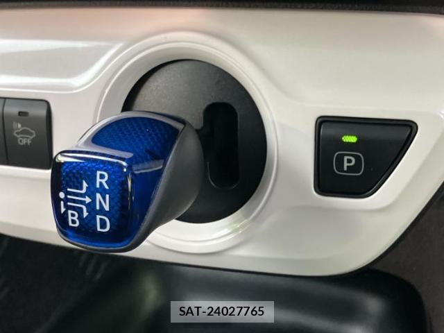 Toyota PRIUS 2016-06 7917053-17