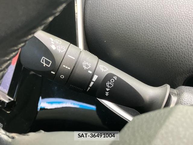 Toyota PRIUS 2017-09 7917077-16
