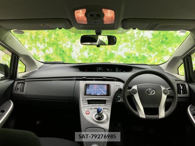 Toyota PRIUS 2013-07 7917098-12