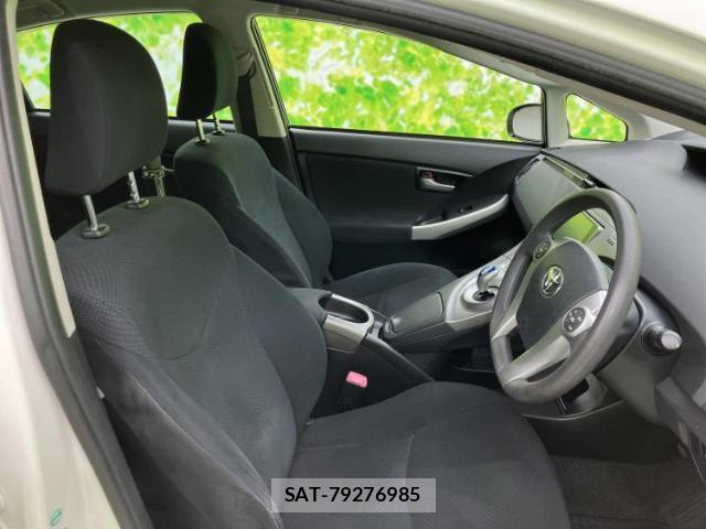 Toyota PRIUS 2013-07 7917098-3