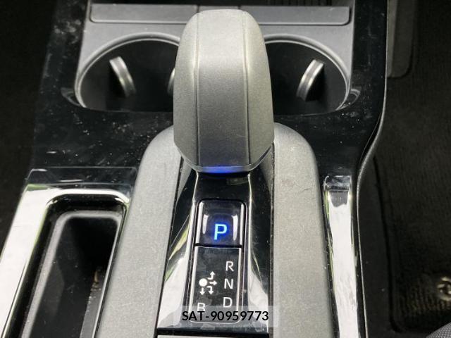 Toyota PRIUS 2023-10 7917116-16