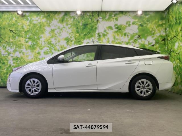 Toyota PRIUS 2016-06 7917228-1