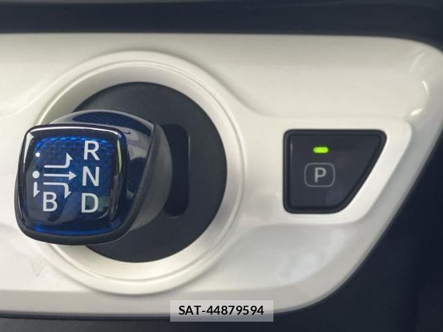 Toyota PRIUS 2016-06 7917228-17