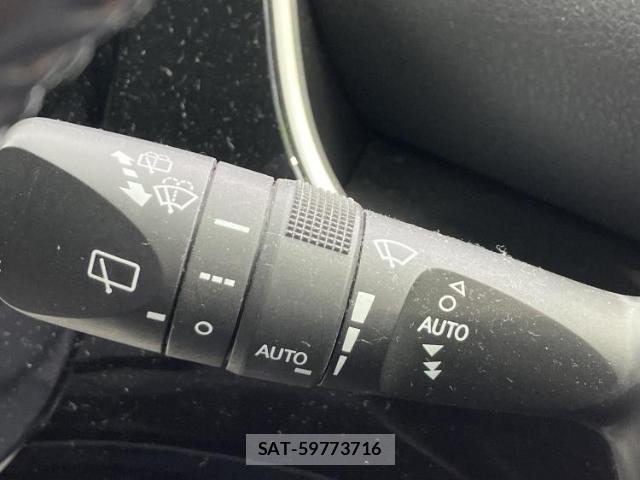 Toyota PRIUS 2016-06 7917259-16