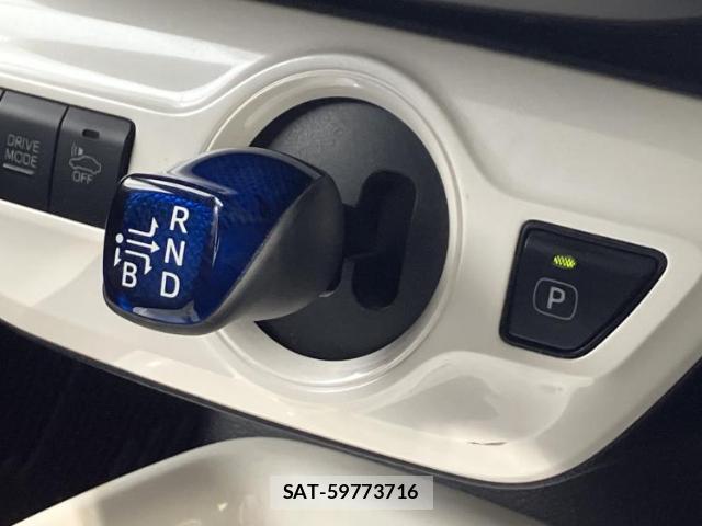 Toyota PRIUS 2016-06 7917259-17