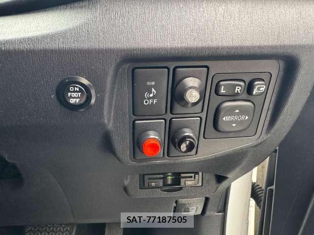 Toyota PRIUS 2012-06 7917401-18