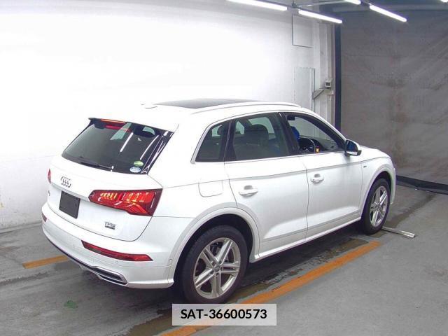 Audi Q5 2018-04 7915445-1