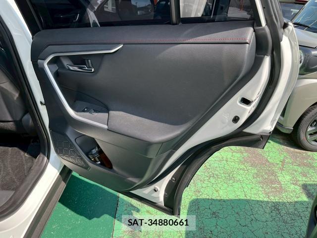 Toyota RAV4 PHV 2022-07 7916251-16
