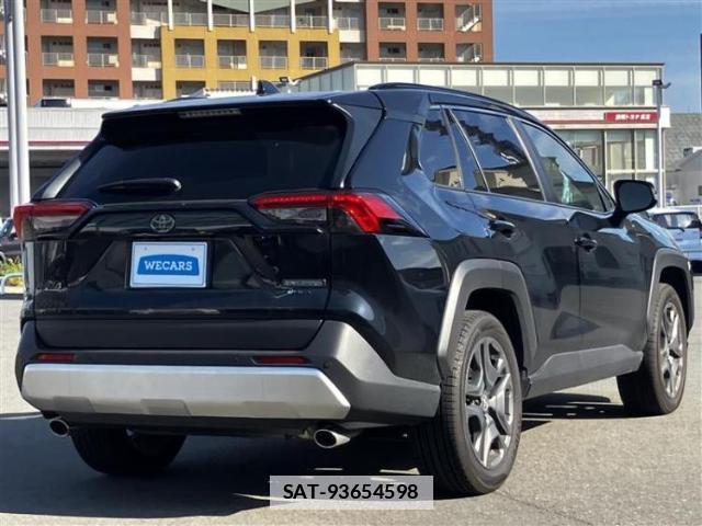 Toyota RAV4 2024-06 7913493-1
