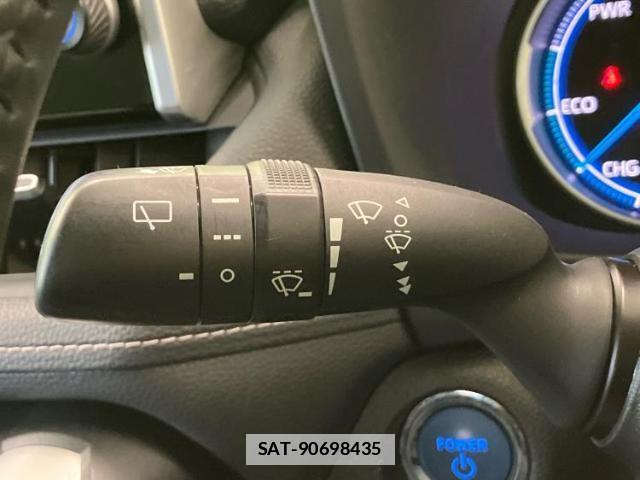 Toyota RAV4 2021-04 7915746-14