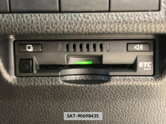 Toyota RAV4 2021-04 7915746-17