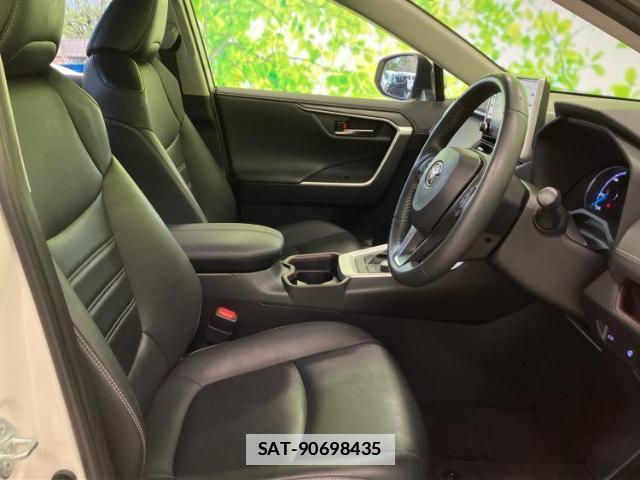 Toyota RAV4 2021-04 7915746-3