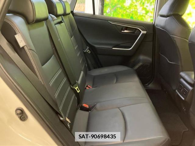 Toyota RAV4 2021-04 7915746-4