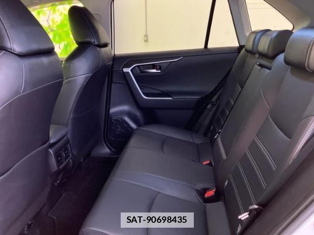 Toyota RAV4 2021-04 7915746-6
