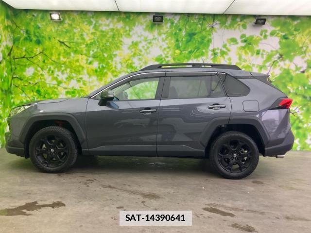 Toyota RAV4 2021-03 7917064-1
