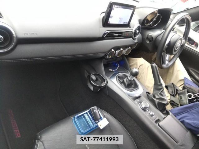 Mazda ROADSTER 2022-04 7912903-2
