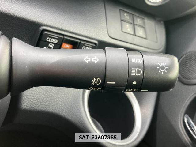 Toyota SIENTA 2019-02 7913393-16